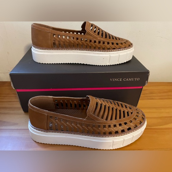 Vince Camuto Shoes - Vince Camuto shoes size 6 (NIB)